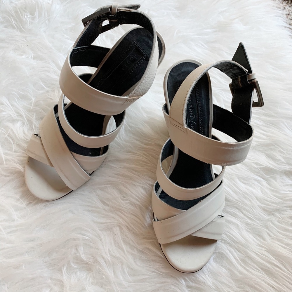 Modern Vintage sandals SZ 7.5